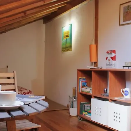Explorer's Hideaway: Your Perfect Spot Lisbona